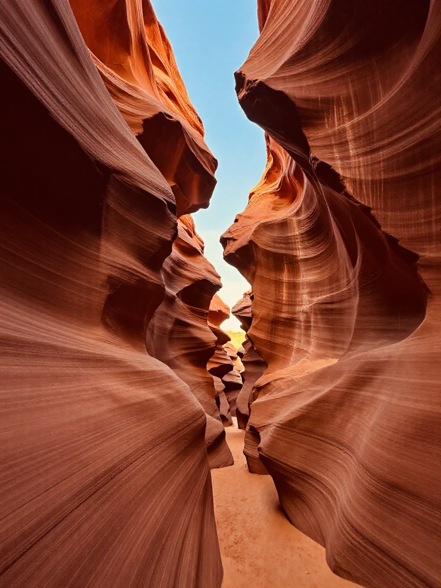 The dramatic red rock formations of Antelope Canyon